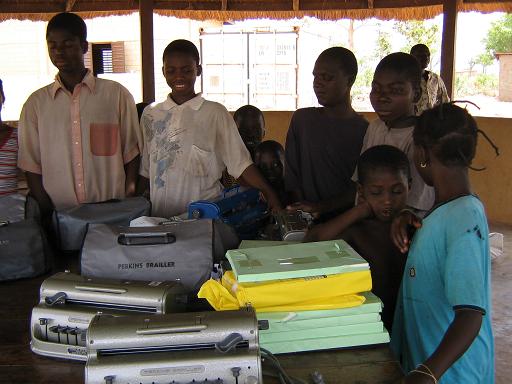 9 Braillemachines en papier 1